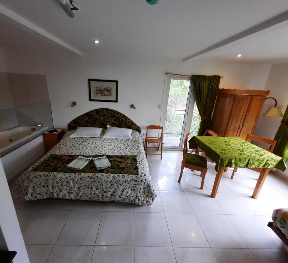 أوشويا Familia Piatti B&B - Suites المظهر الخارجي الصورة