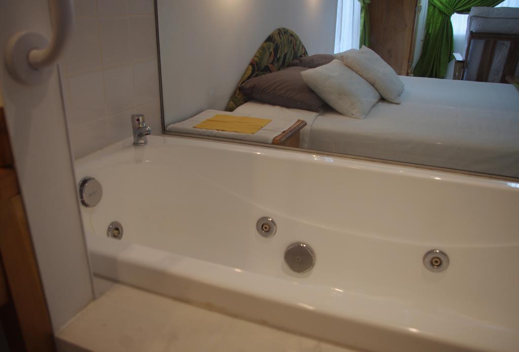 أوشويا Familia Piatti B&B - Suites المظهر الخارجي الصورة